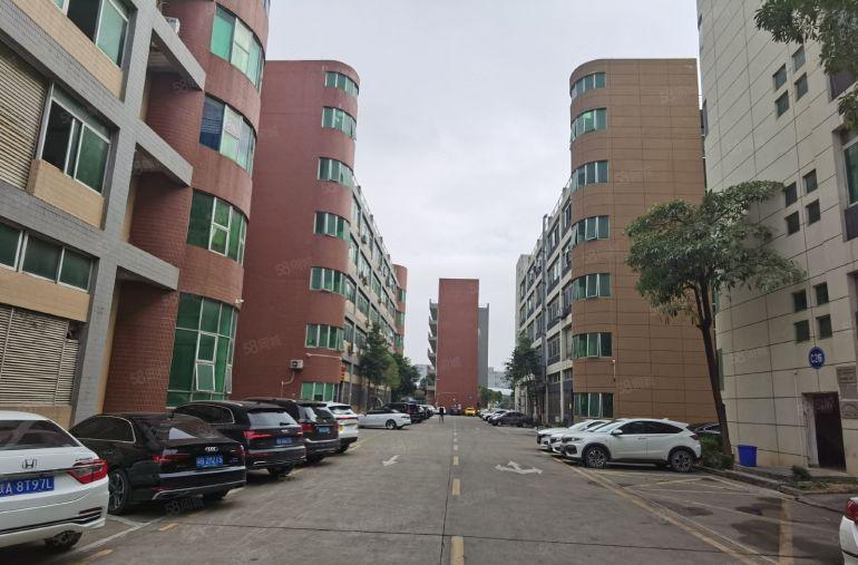 福永和平原房东独门独院精装修858平方米可办环评厂房出租