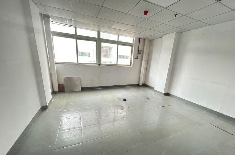 沙井新天附近楼上270平，2间办公室加前台，主线到位.