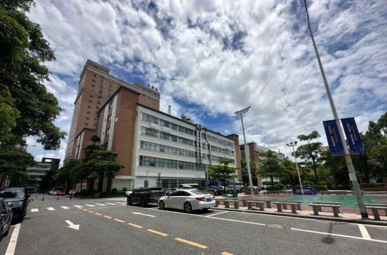 石岩塘头工业园原房东厂房独院一楼1000平起分租可做生产仓库