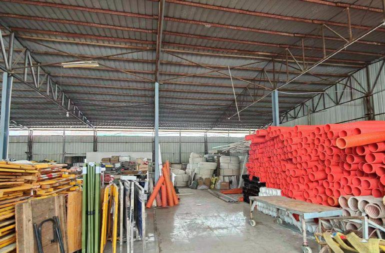 实惠实用租25元单层钢构厂房仓库1000平大型货车出入无忧