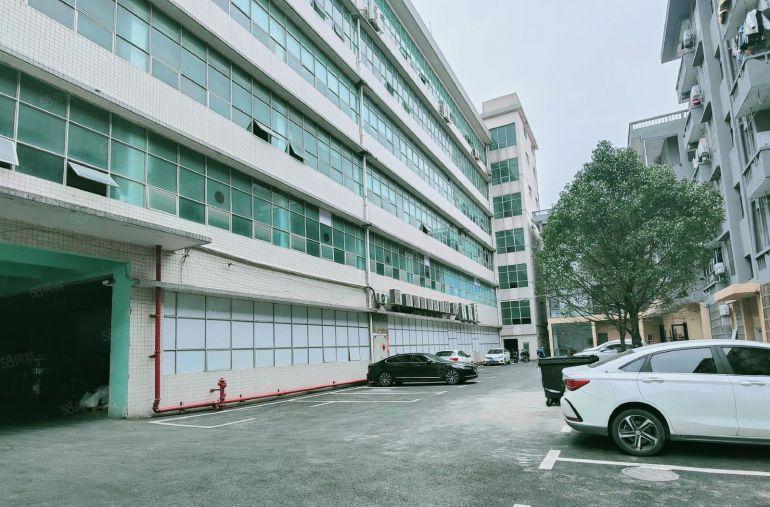 优越地段近南山特价26元每平！整层1850平500平起租