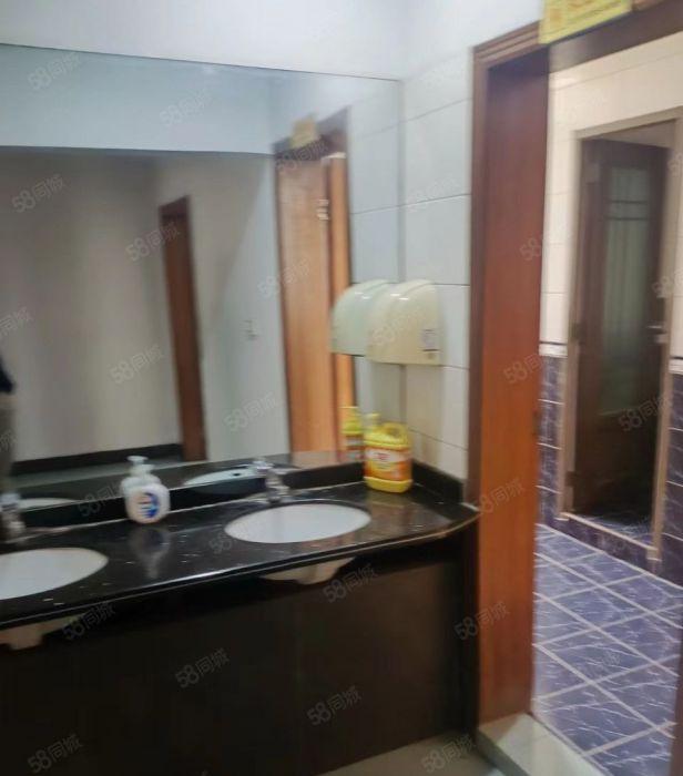 宝安大道边原房东带装修厂房直租460至1100至2000平方