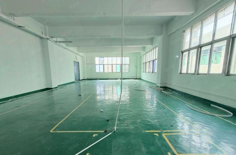 西乡九围800平带装修厂房仓库出租，25元，水电齐全，已电改