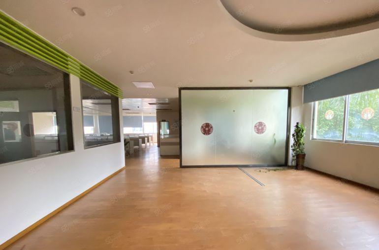 松岗大田洋松岗中学对面一手房东厂房出租一二楼各3100平方米