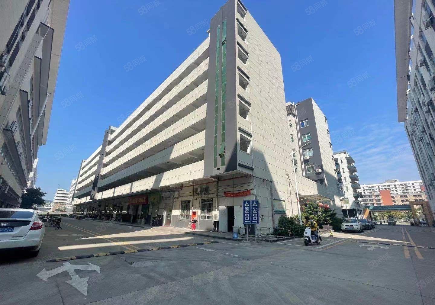 福永和平楼上1200平原房东厂房出租带装修低价出租可分租