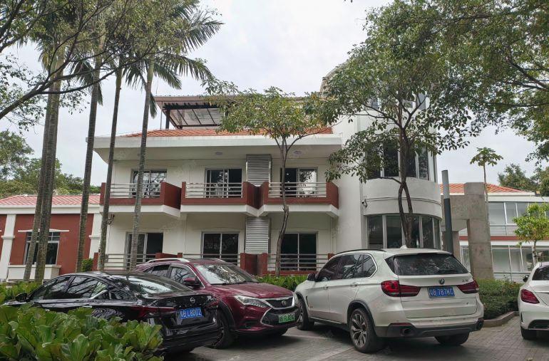 西乡桃源科技园开发商红本电改园区整层1800方医疗设备