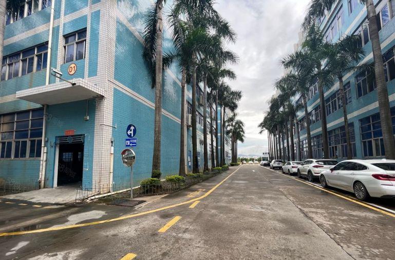 福永地铁站附近新出2000平原房东现成装修办公仓库厂房出租