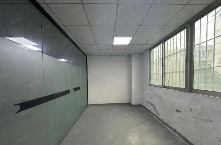 西乡后瑞黄田，一楼带装修阁楼438平，186平厂房，租金35