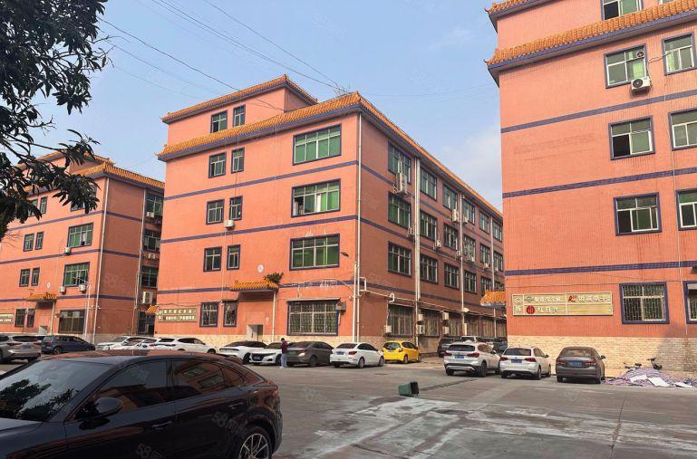 沙井后亭工业区7栋一楼1500平带有豪华装修空地超大可分租