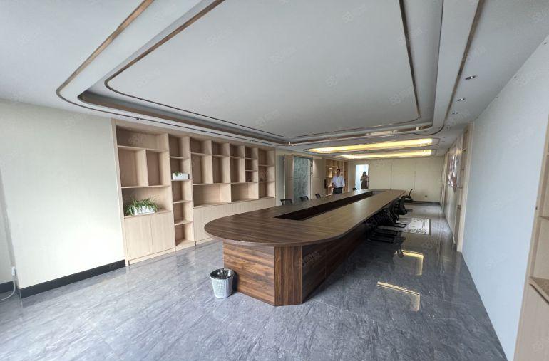 宝安沙井地铁口研发办公室厂房1250平方出租带高新补贴精装修