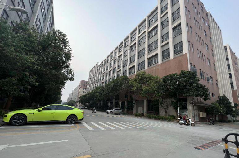 宝安西乡原房东厂房出租2000平一楼上仓库分租带牛角卸货平台