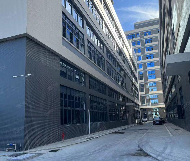 原房东直租 西乡地铁站精装办公室500平实际面积带家具急急急