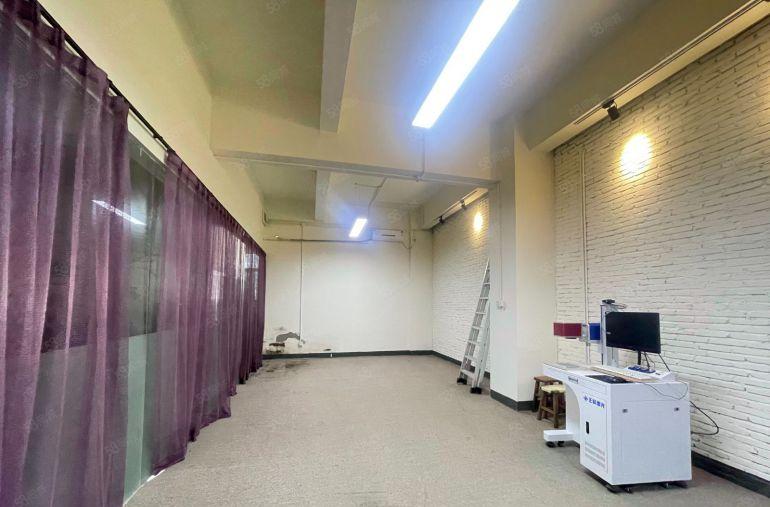 宝安福永，大型工业园，带装修500平厂房出租，实际面积出租