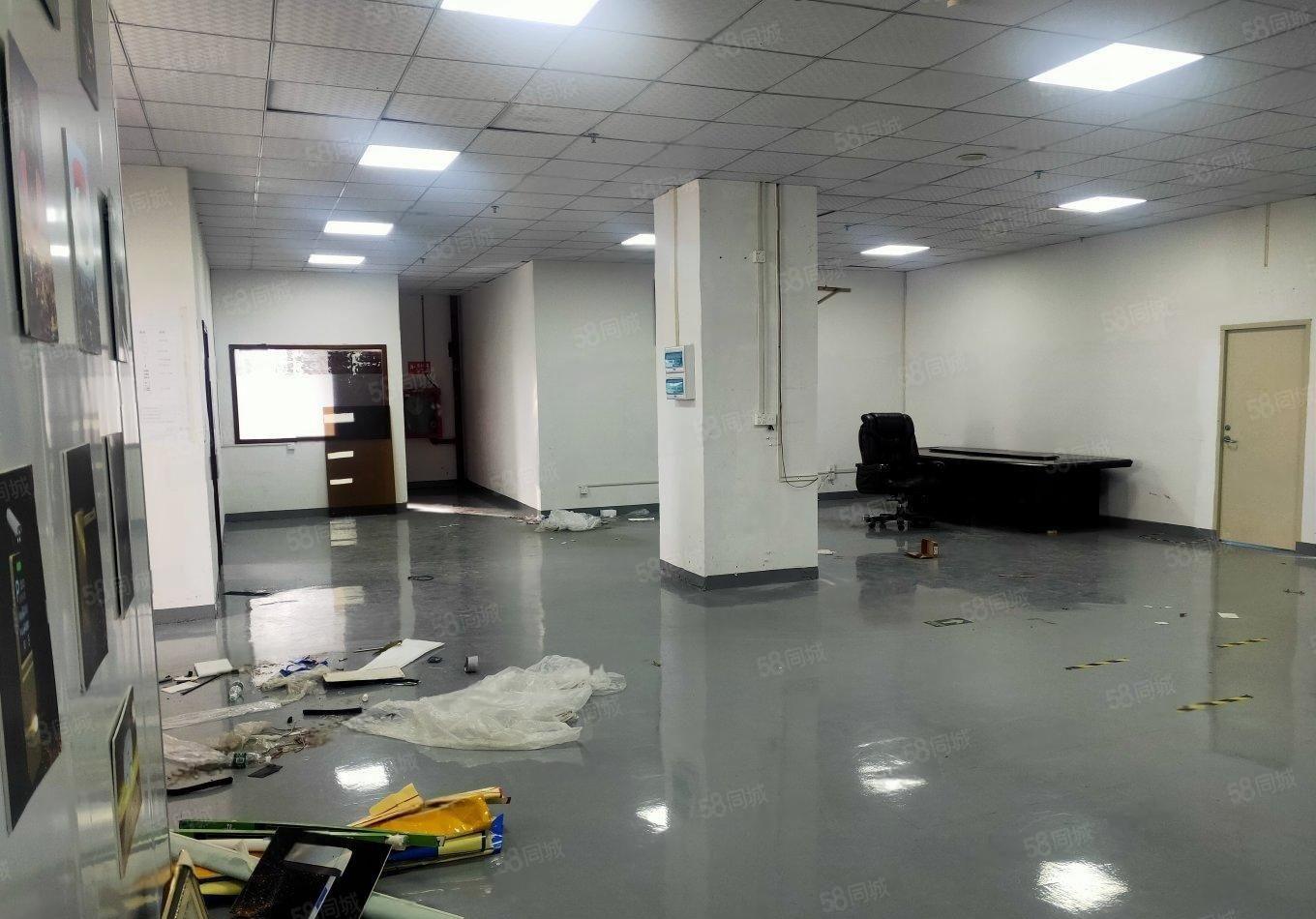 松岗红星一手房东独院厂房内2楼600平精装修低价出租