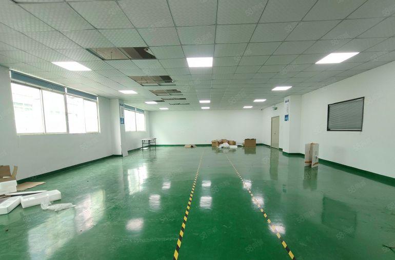 固戍航城大道附近，楼上精装修800平厂房仓库出租。价格便宜