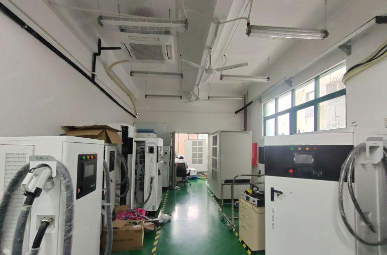 固戍地铁站附近，新出楼上540平精装修厂房，办公，仓库出租！