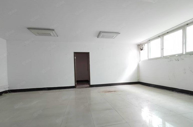 沙井西部松福大道旁大型园区村委厂房一楼1500平