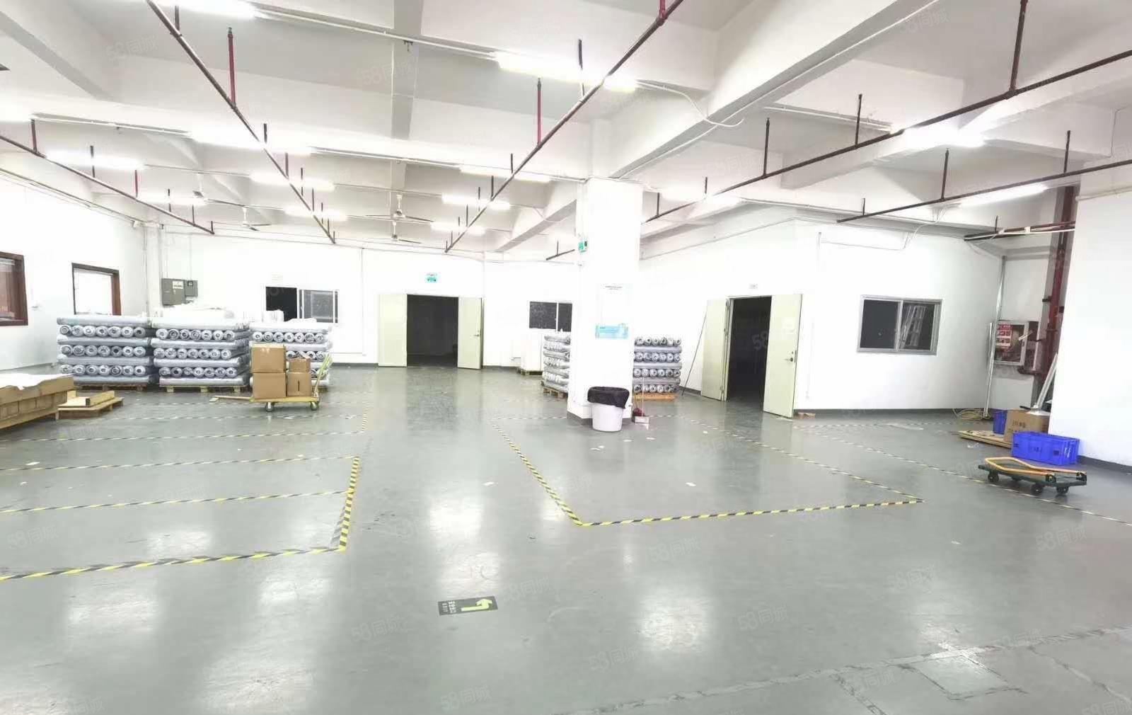 沙井新桥新出楼上880平方带装修无转让费