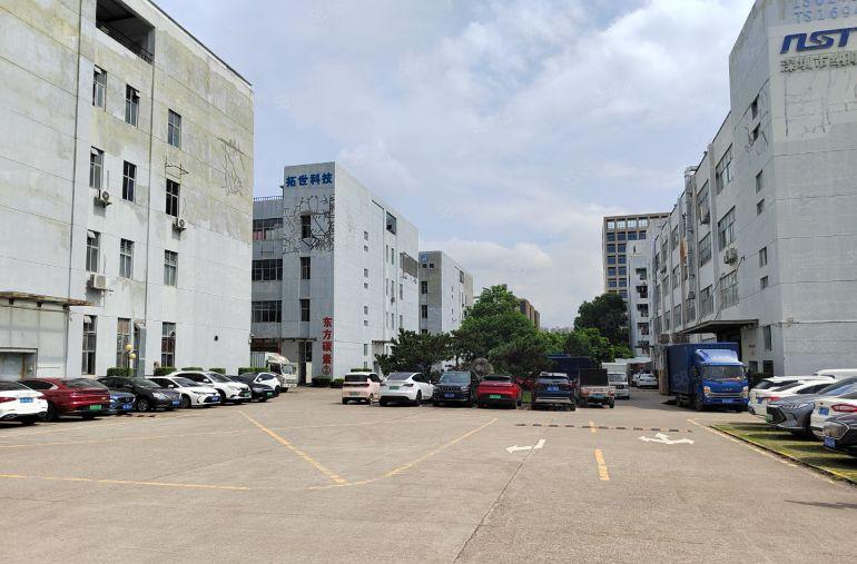 石岩水田工业园1000平精装修厂房仓库低价出租500平可分租