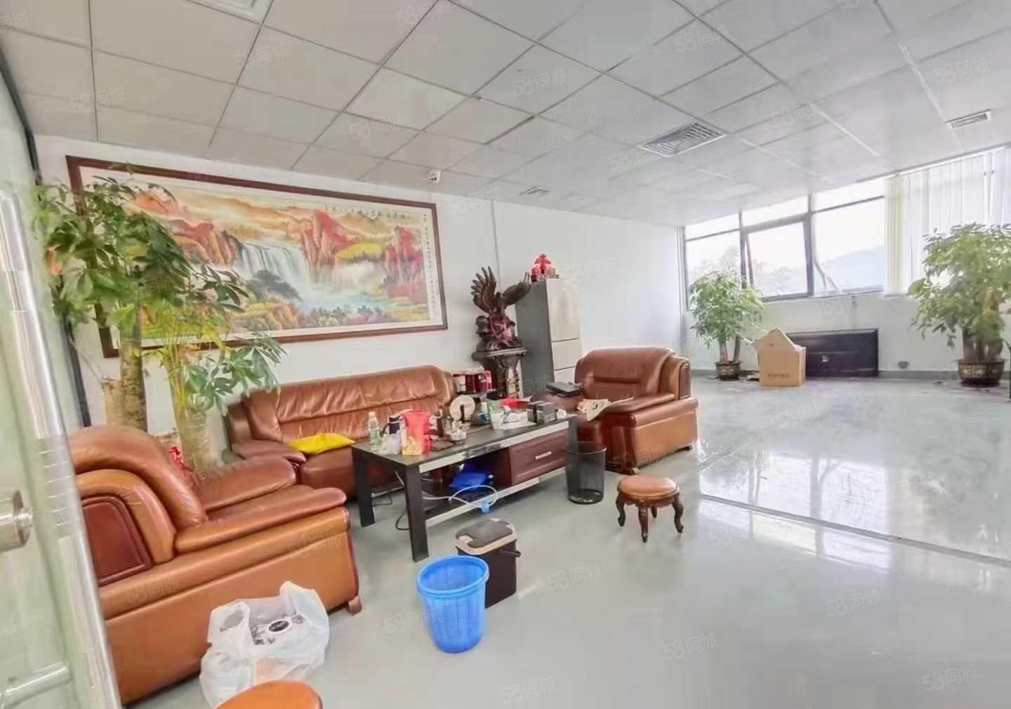 免转让费，石岩汽车站1200平方全新精装修厂房出租，拎包入住