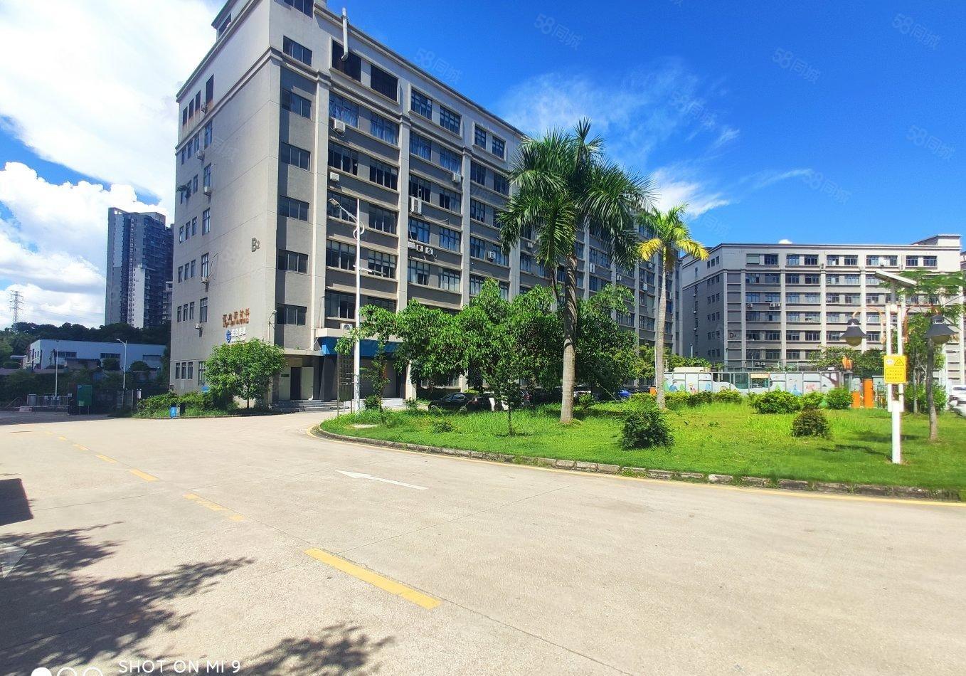 300平起分宝安地铁口附近大型园区楼上2万平厂房出租送精装修