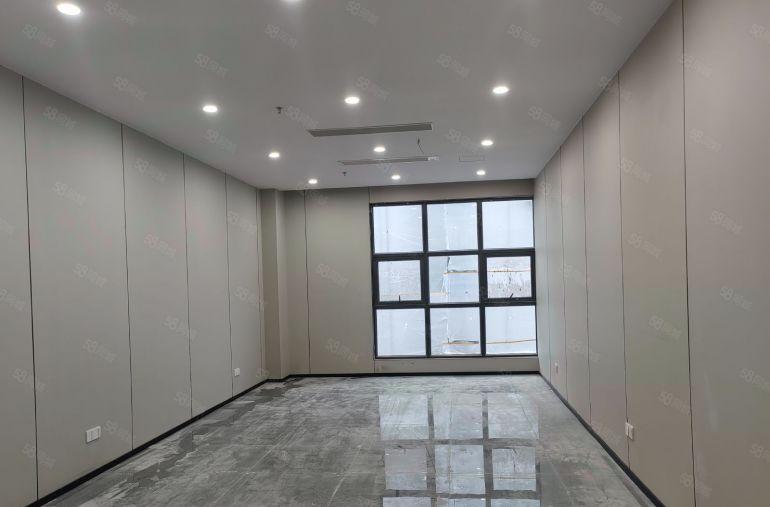 西乡固戍地铁口，整层楼上办公室60起方精装修，拎包使用！