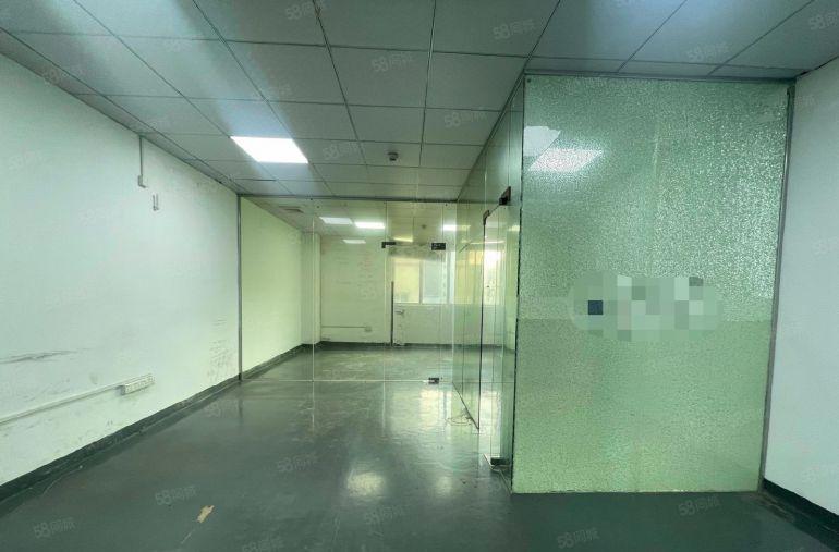 西乡固戍科技园，电梯口位置，带装修260平290平厂房出租