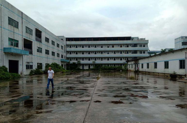 石岩地铁口工业区一楼2000平方厂房出租可分租原房东仓库出租