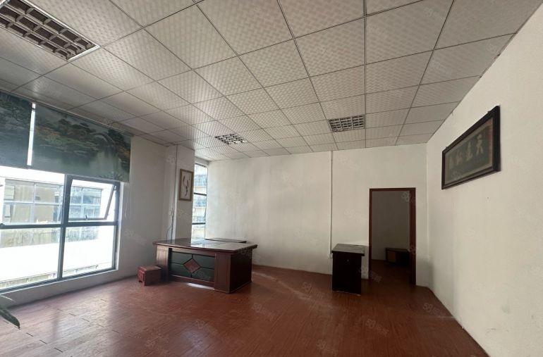 西乡固戍地铁口旁边一手房东全新园区750平半层落地窗