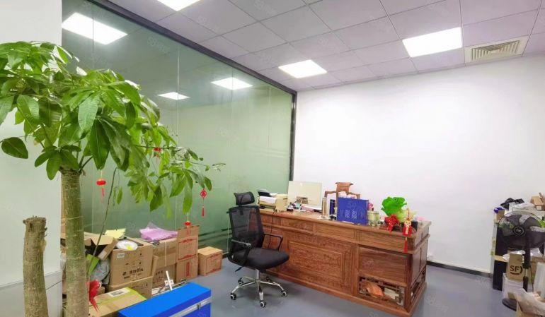 西乡固戍带红本厂房780方适合办公仓储