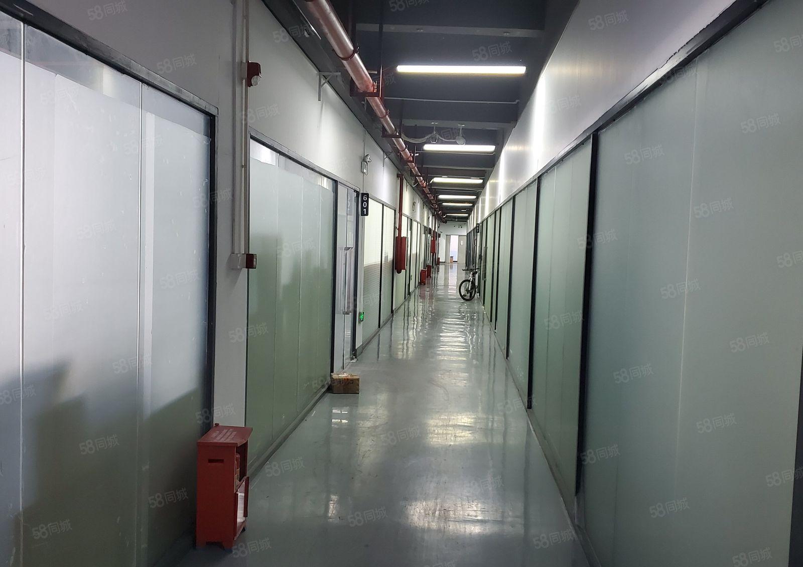 红浪北，兴东地铁口500，1700平仓库。电商，生产无限制