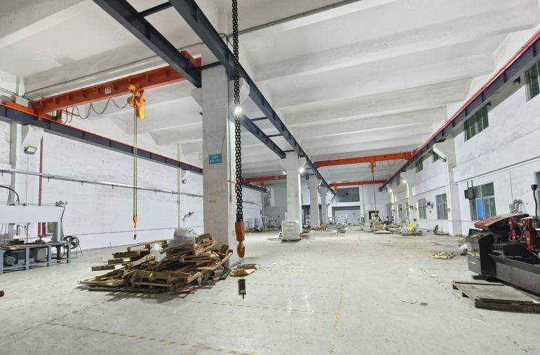 松岗一楼厂房出租3000平方300平起分水电齐全带航吊