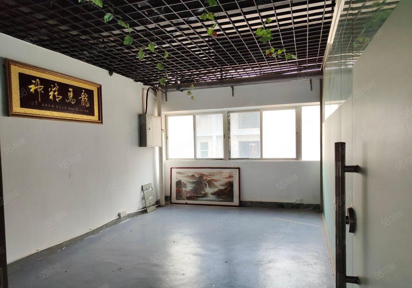 石岩北环路地铁口新出原房东带精装修低价厂房出租无转让费