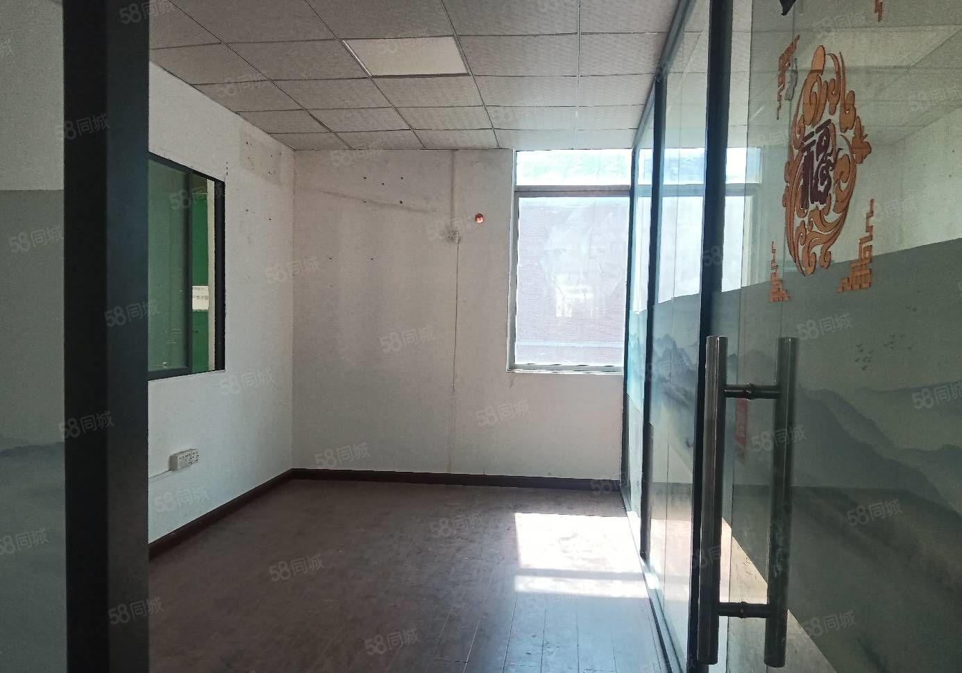 石岩湖靠光明交界新出厂房楼上1000平方现有装修独门独院