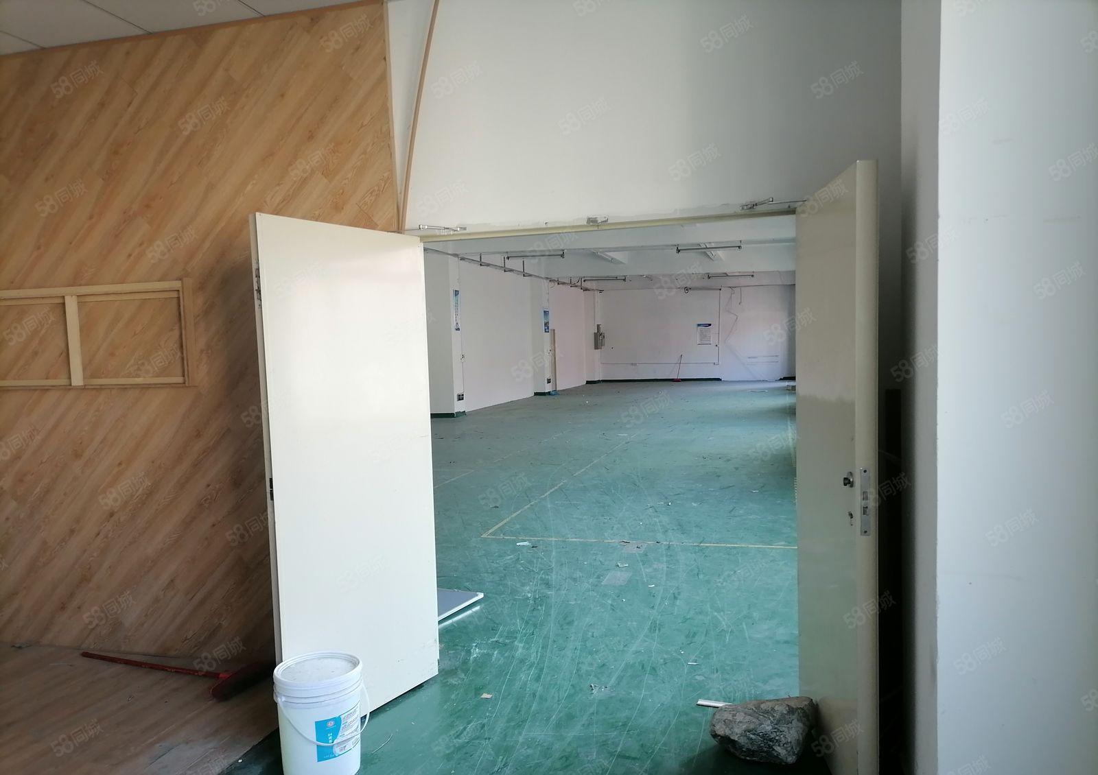 西乡固戍大型工业区村委厂房带精装修1000平出租