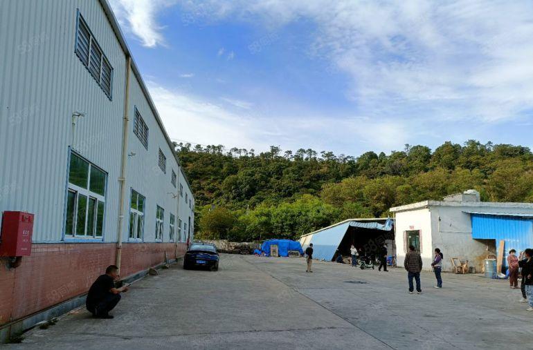 谢岗镇19块钱单一层独门独院厂房，滴水8米，空地2000平方