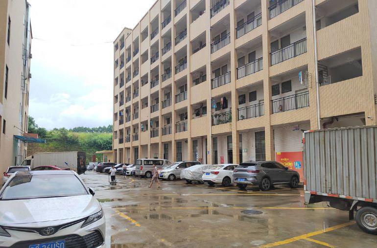 仲恺高新区陈江一楼标准厂房1250平，带前台精装修办公室