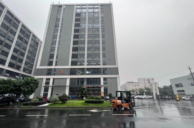 8块1000平起租镇隆全新重工业红本厂房出租承重1吨5吨货梯