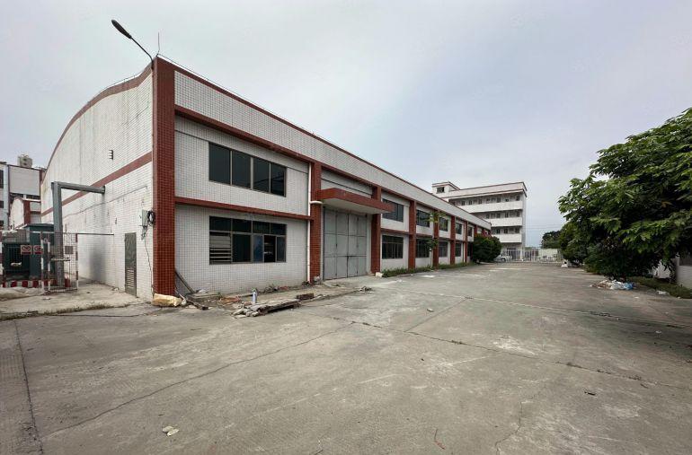 1800平原房东小独院，现成装修水电