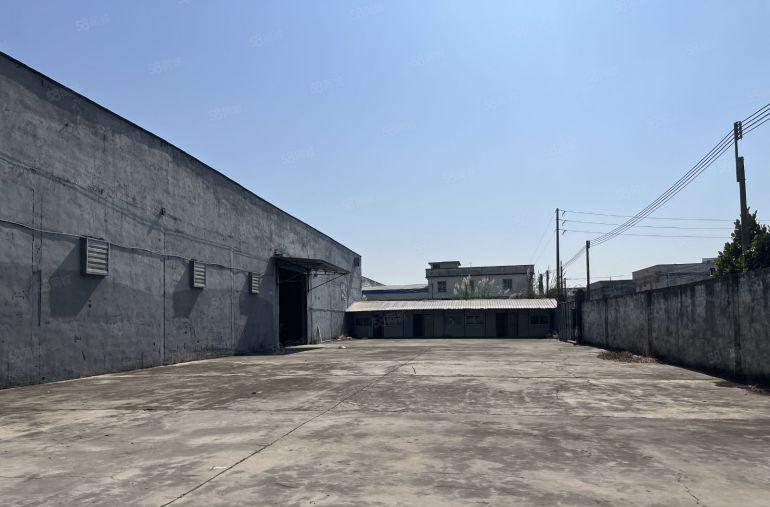 独门独院钢构厂房2500平出租，可做仓库，生产，大小可分租