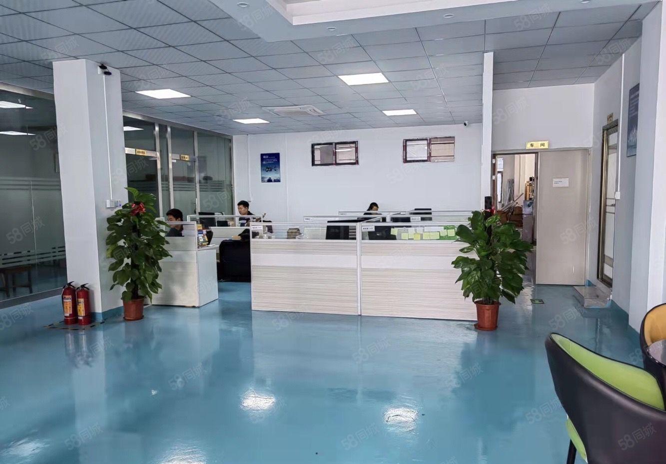 龙华大浪商业中心附近新出楼上精装厂房1600平出租