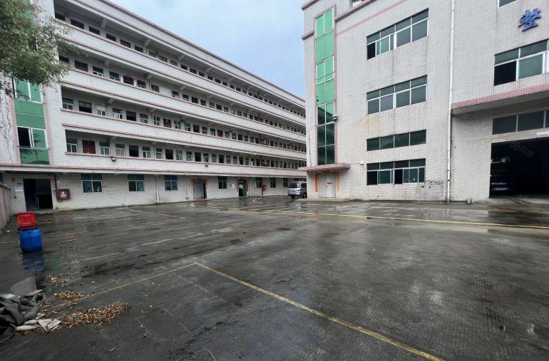 观澜红本独院厂房12000平方仓库出租1680平起分租可环评