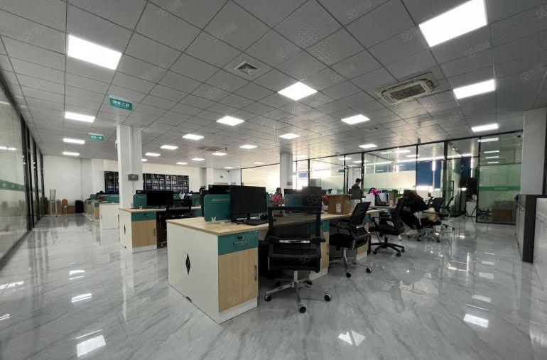 龙华大浪商业中心原房东整层1680平豪华精装修现成办公室车间