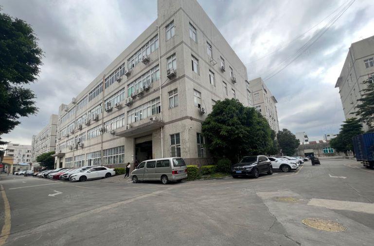 龙华原房东无尘车间1350平厂房出租全新装修无需转让费好停车