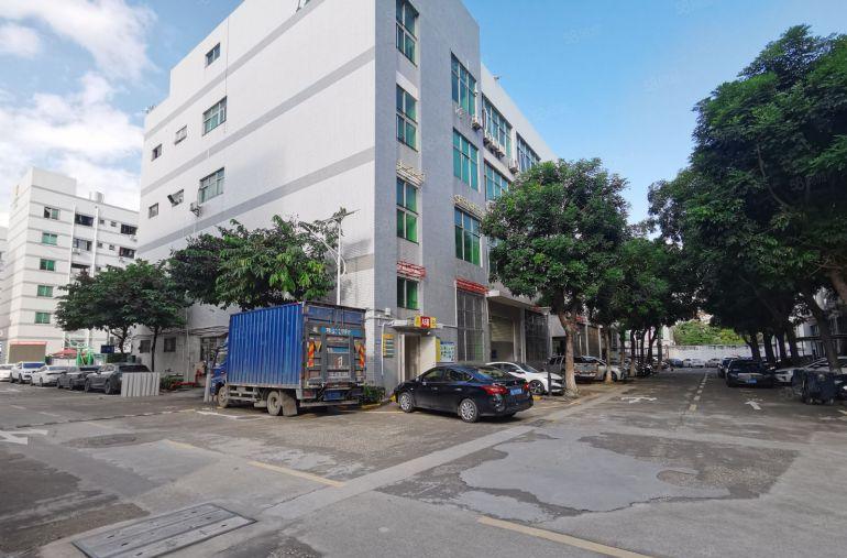 龙华观澜大富工业区楼上带装修厂房出租，660平米水电齐全