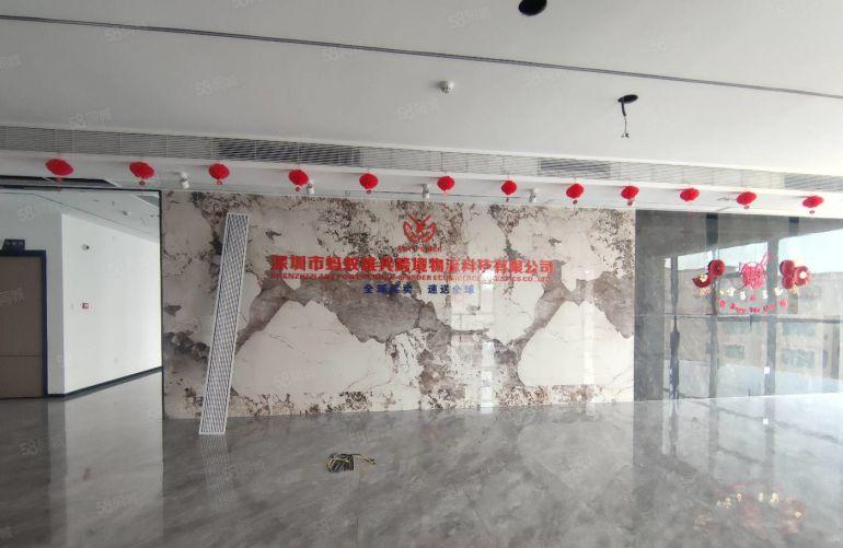 25元龙华清湖地铁口附近560平精装现成办公室