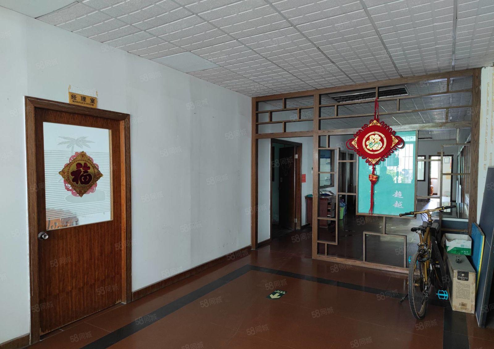 龙华大浪商业中心附近楼上450平工业厂房出租