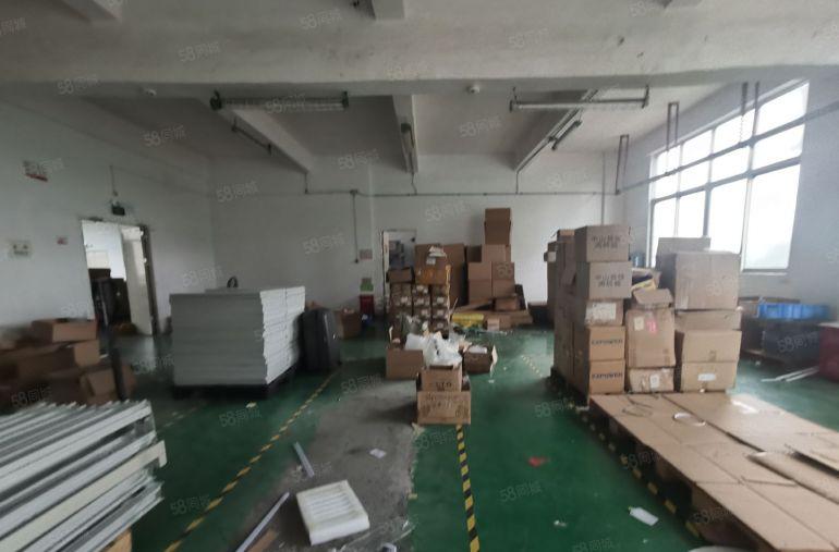 200平起租龙华原房东楼上1250平带精装修仓库，可拎包入住