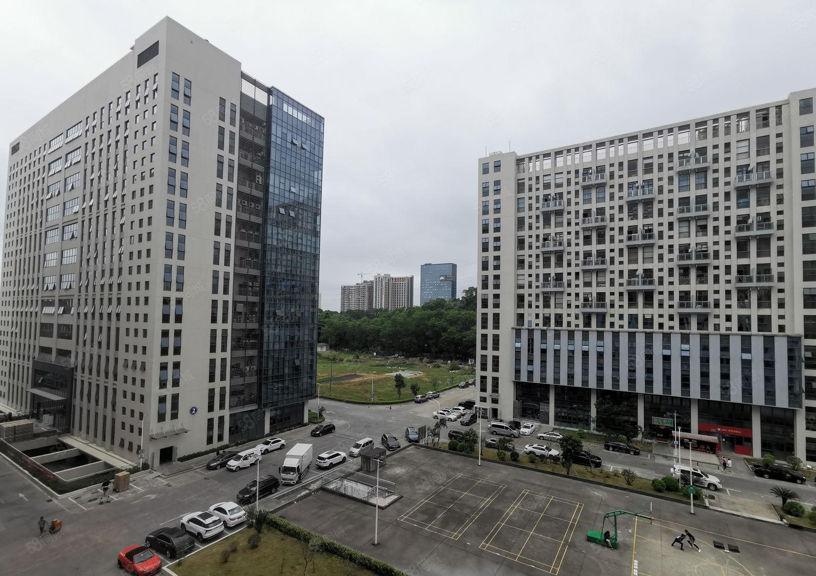 大浪石岩主干道地铁站周边全新工业园4部客货电梯有卸货平台