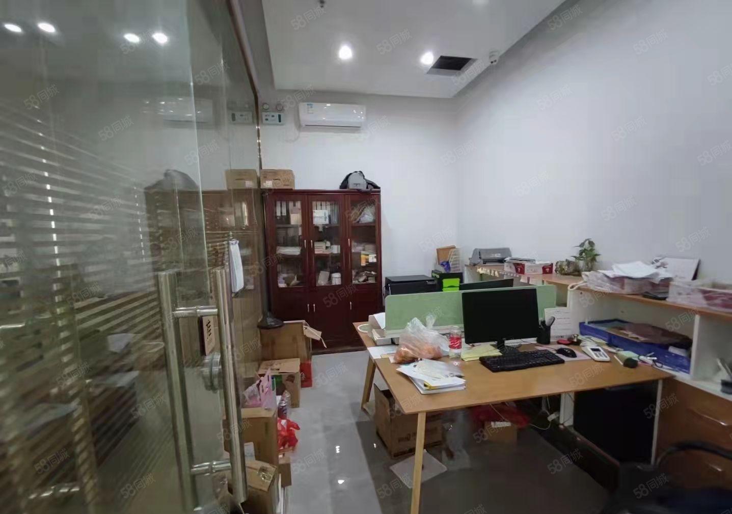 龙华观澜龙观快速旁新出一楼标准厂房出租1200平水电齐全。